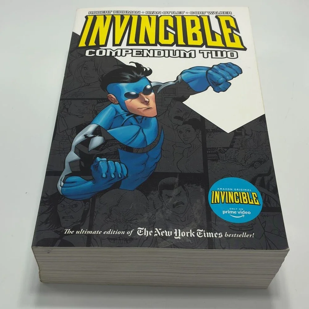 Invincible Compendium 1-3 by Robert Kirkman Paperback - Superhero English